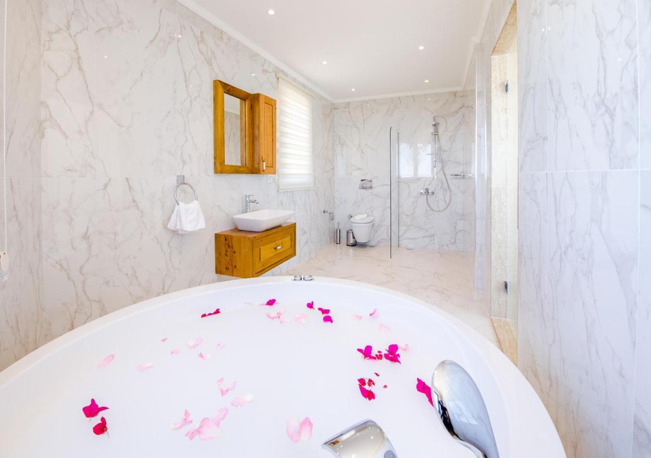 Villa 5 Sleeps 6 Isolated Pool See And Montain View-Villa Kartal Yuvasi Uzumlu  Exteriér fotografie